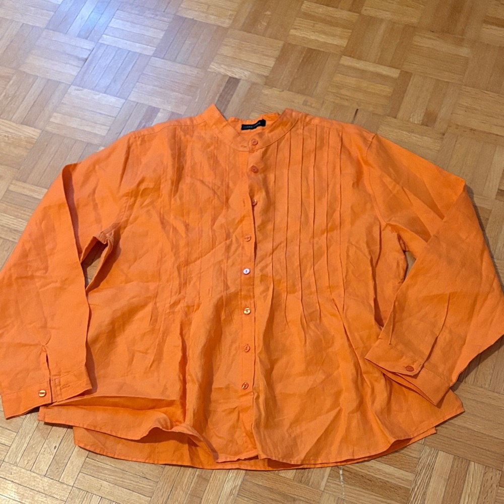 Top Trend NWOT Orange Button-Up  blouse